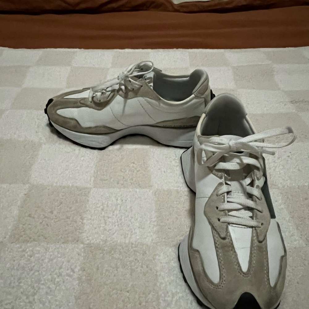 New Balance 327 - Picture 3 of 5